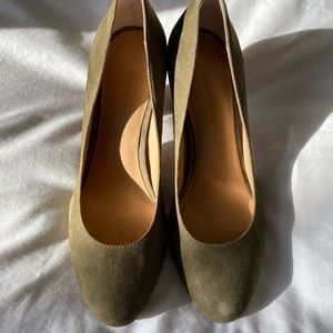 Women’s Banana Republic Suede Heels - Sage colour